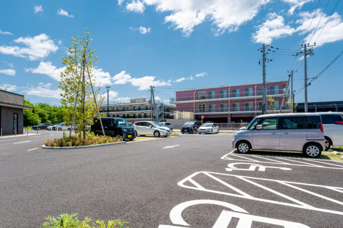 駅前で駐車場完備の通いやすいクリニック